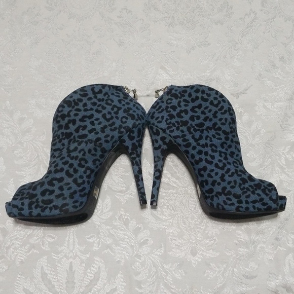 NWT Funky Denim Booties - Picture 2 of 8